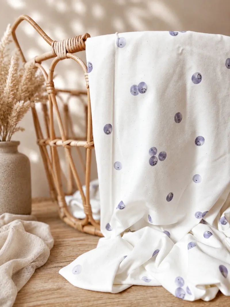 Blaubeeren – Jersey, French Terry, Musselin & weitere Stoffarten | Vorbestellung