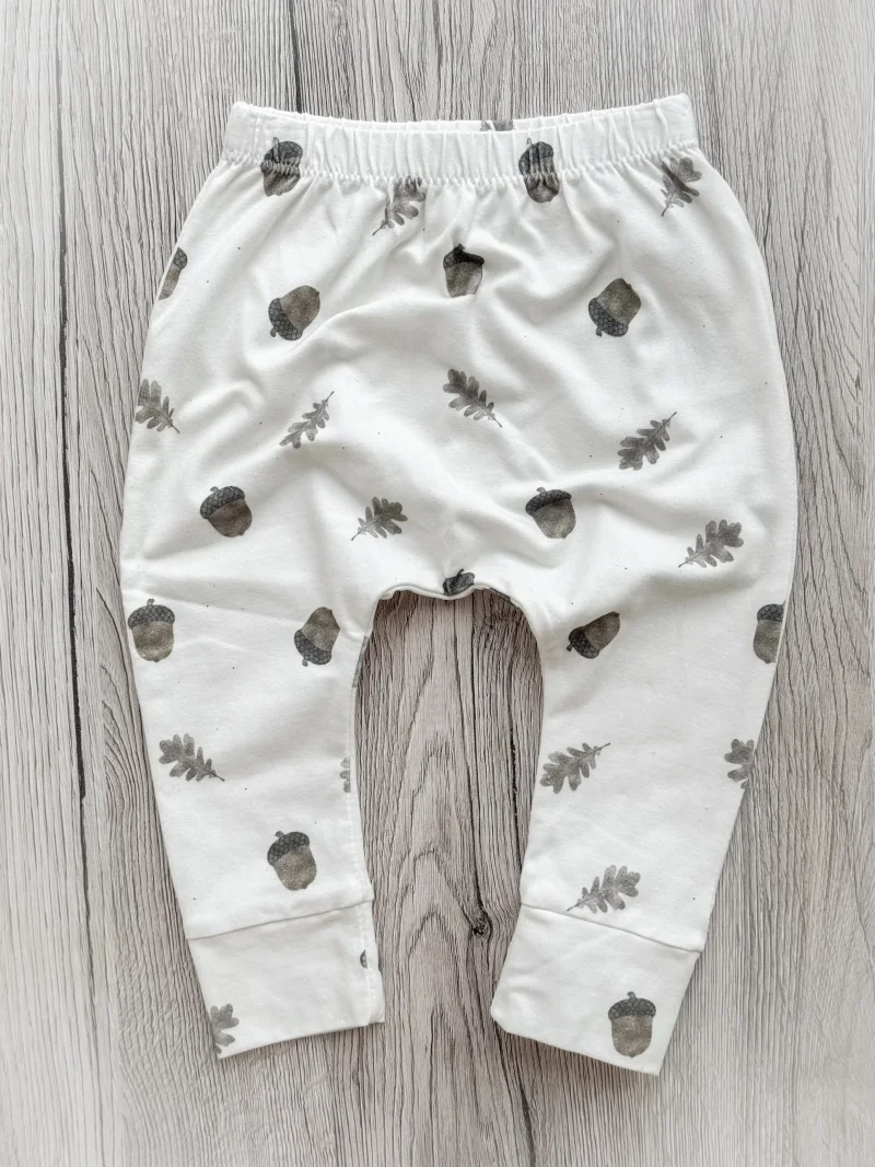 Handmade Baby Hose | Slim Pants | Eicheln Creme | Größe 68/74